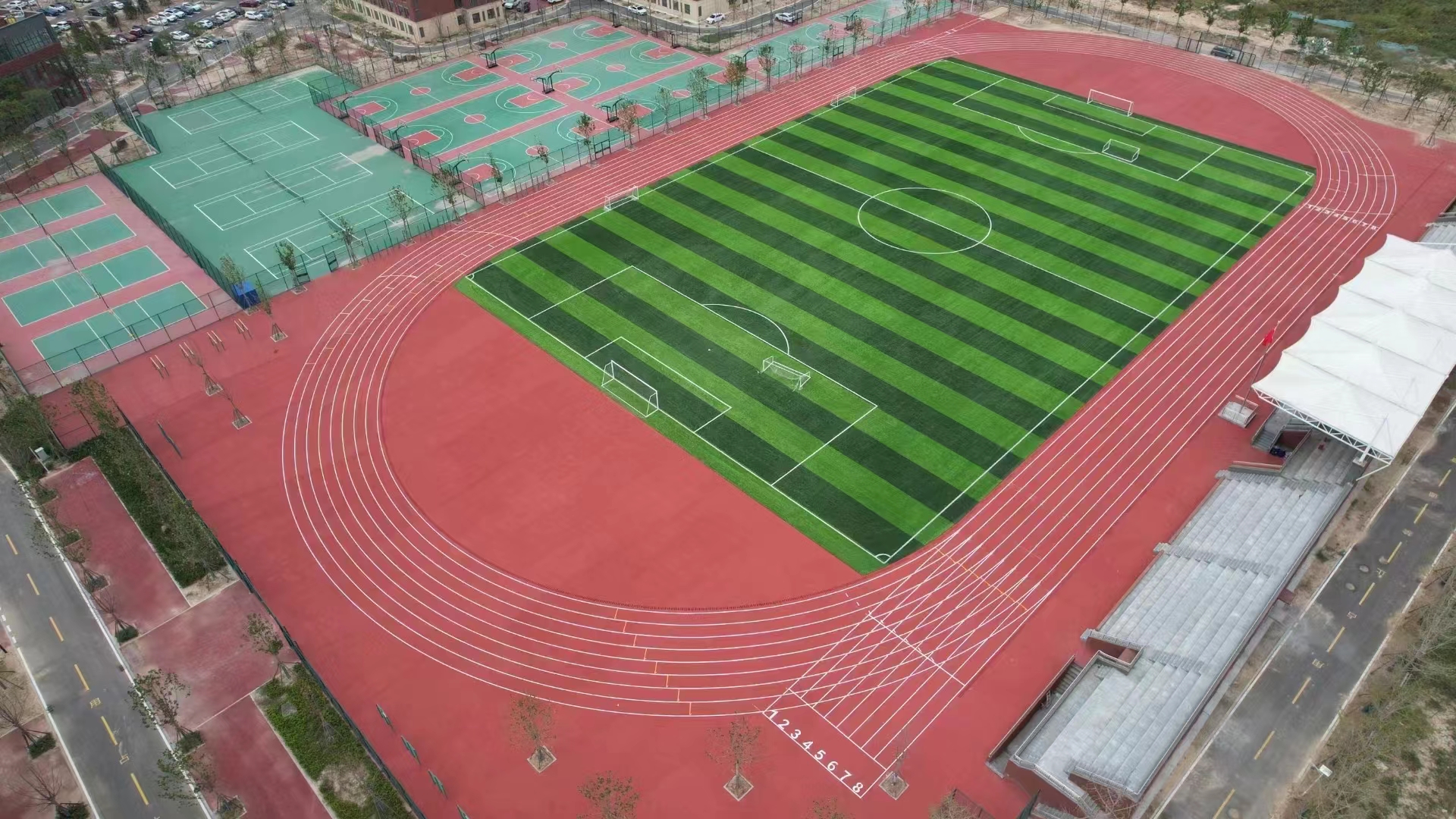 池州市足球场人造草坪混合型塑胶跑道 - 厂家